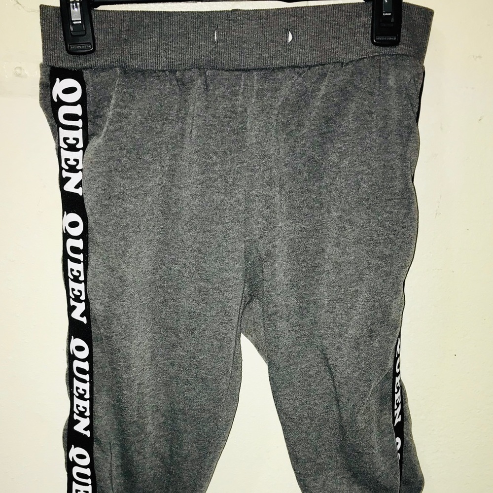 Queen sweats